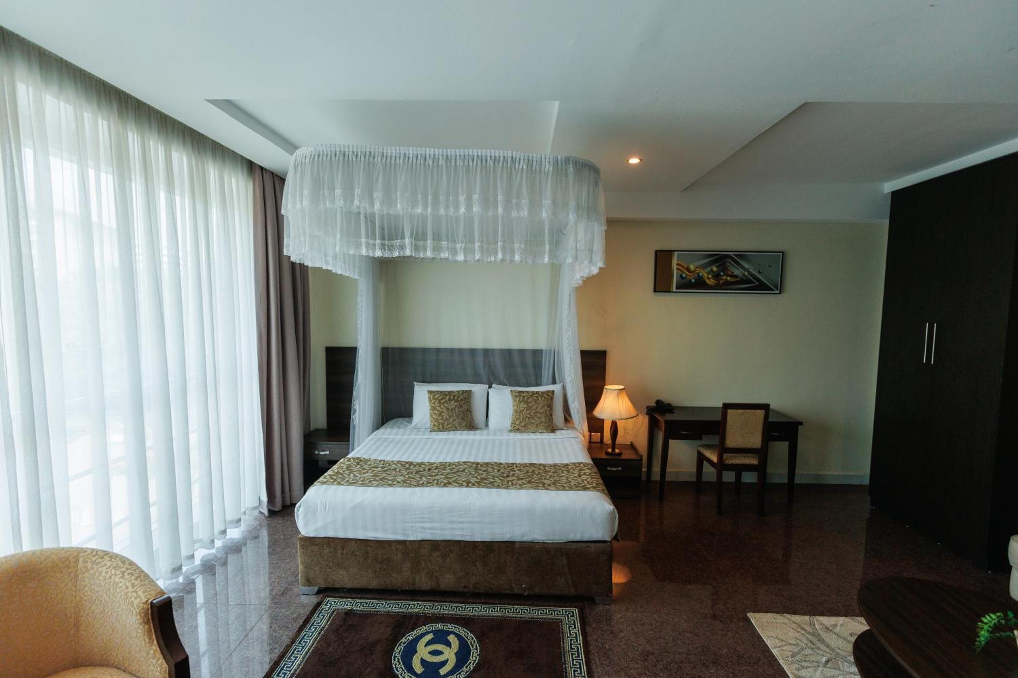 Koki Hotel Kampala Exterior photo