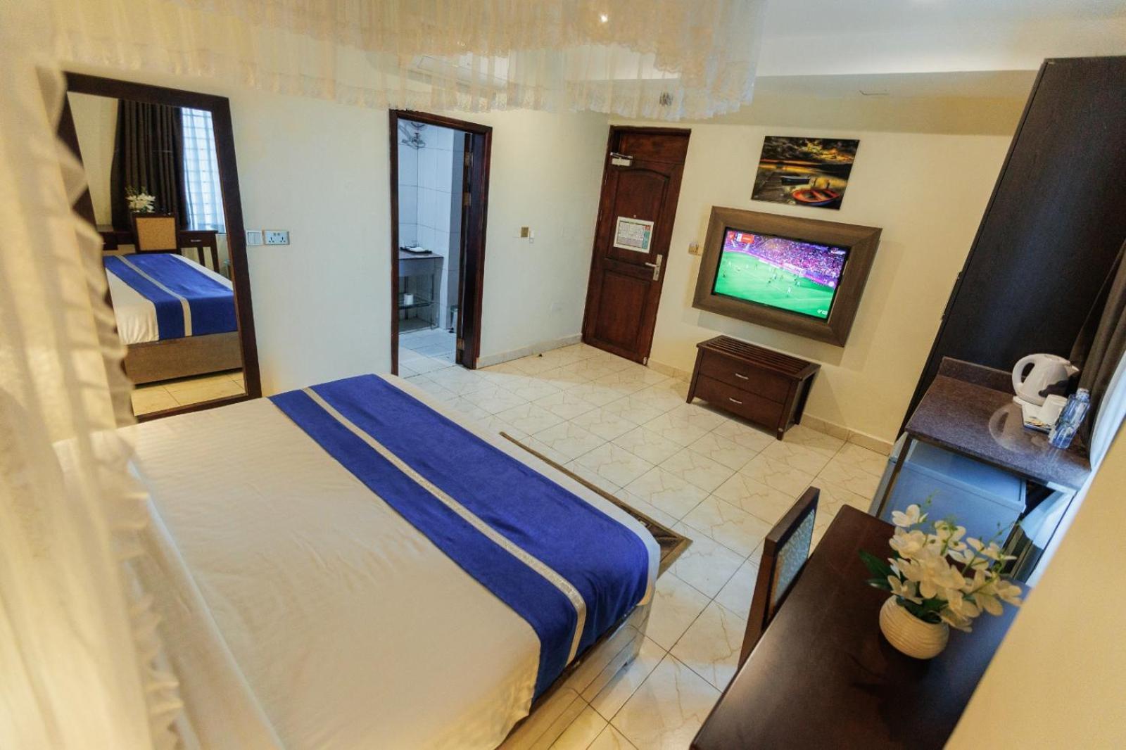 Koki Hotel Kampala Exterior photo