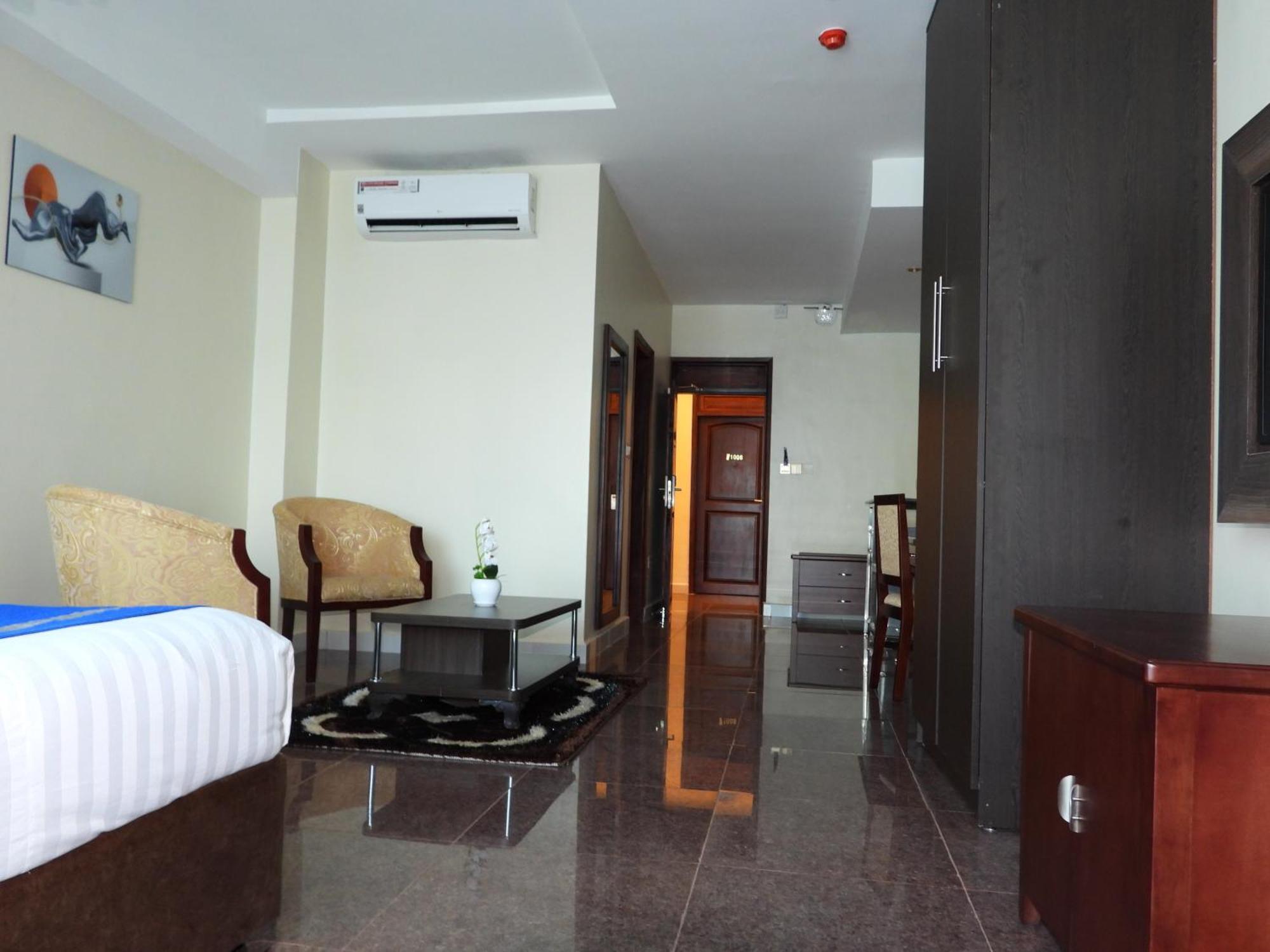 Koki Hotel Kampala Exterior photo